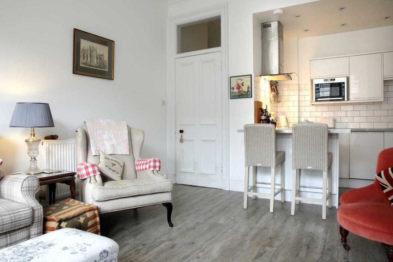 5 Star Beautiful & Vintage, Spacious Apt In Chic Location! Edinburgh Exterior photo